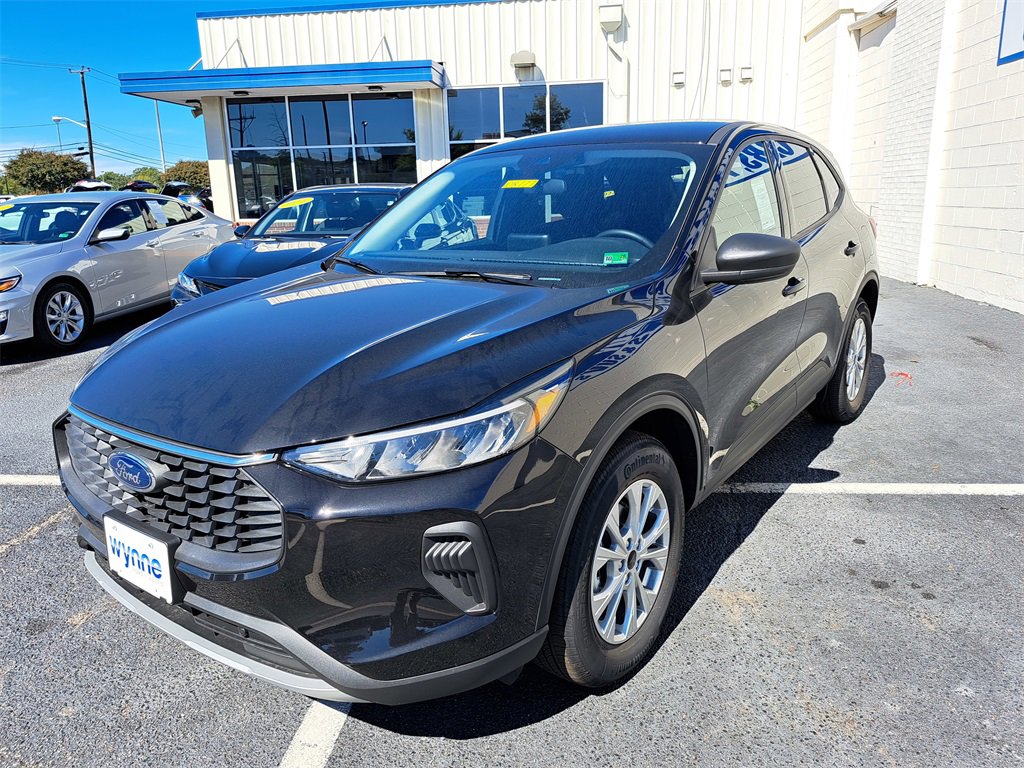 New 2026 Ford Escape Active w/ Cold Weather Package image 3