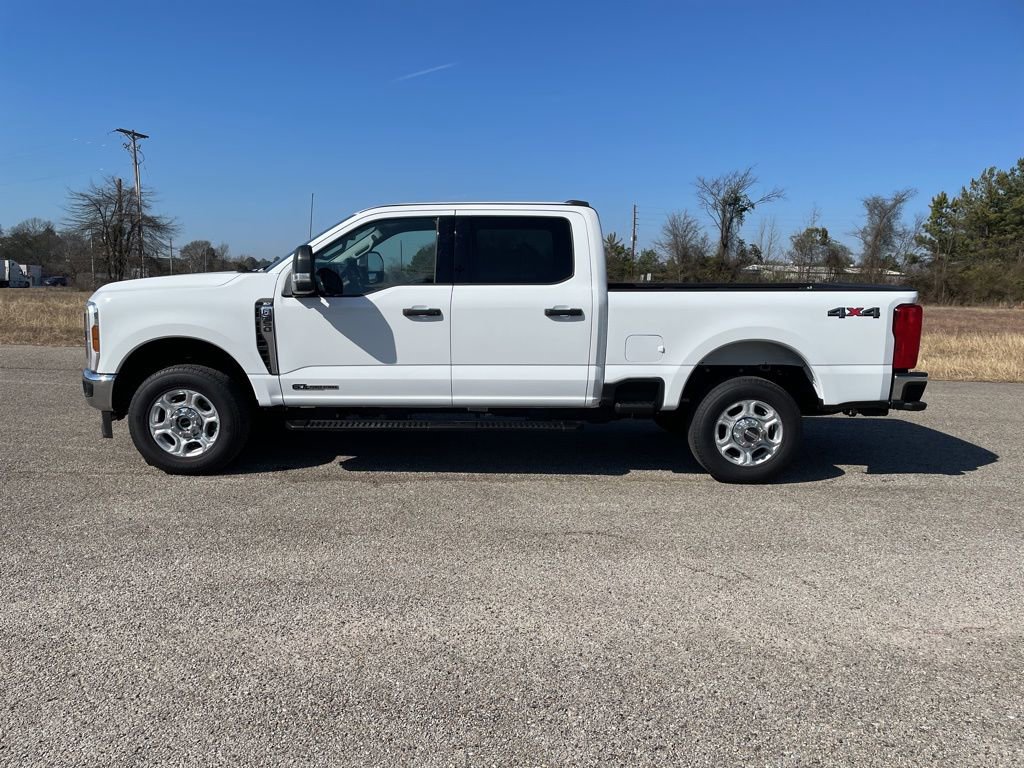 Used 2025 Ford F350 XLT image 2