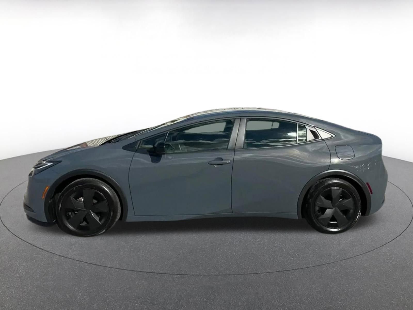 Used 2025 Toyota Prius LE image 8