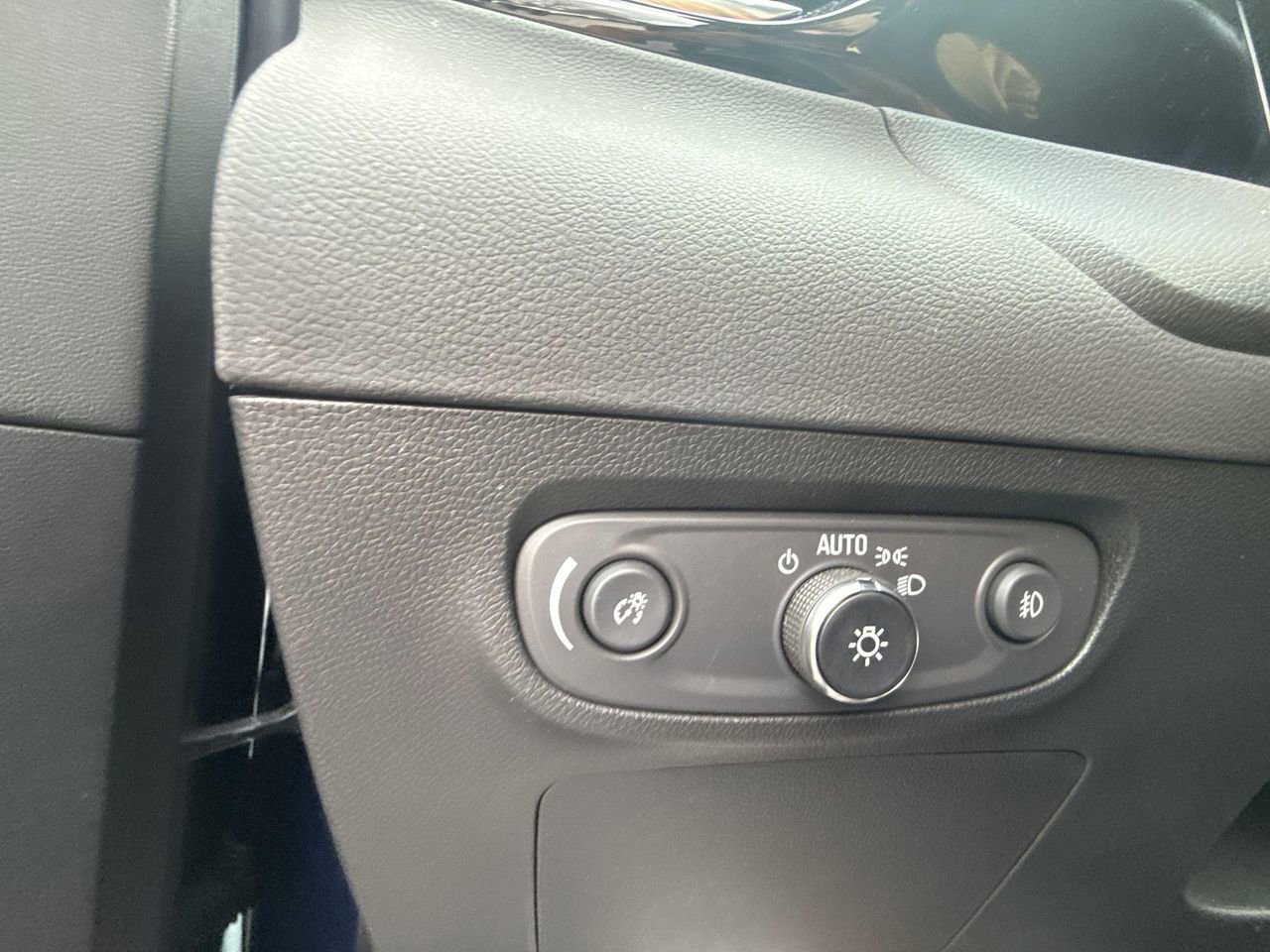 Certified 2023 Buick Encore GX Essence w/ Experience Buick Package image 23