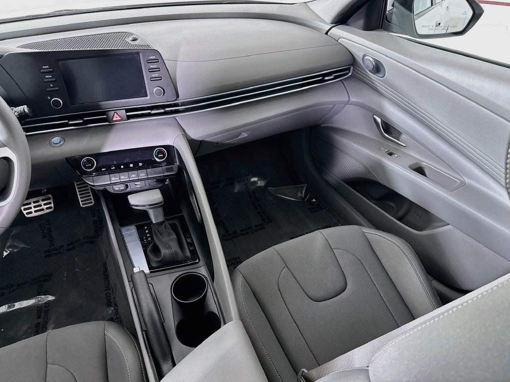Certified 2025 Hyundai Elantra Sport FWD image 26