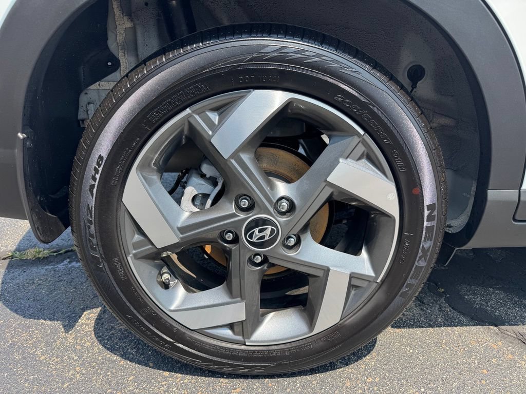 Certified 2026 Hyundai Venue SEL FWD image 31