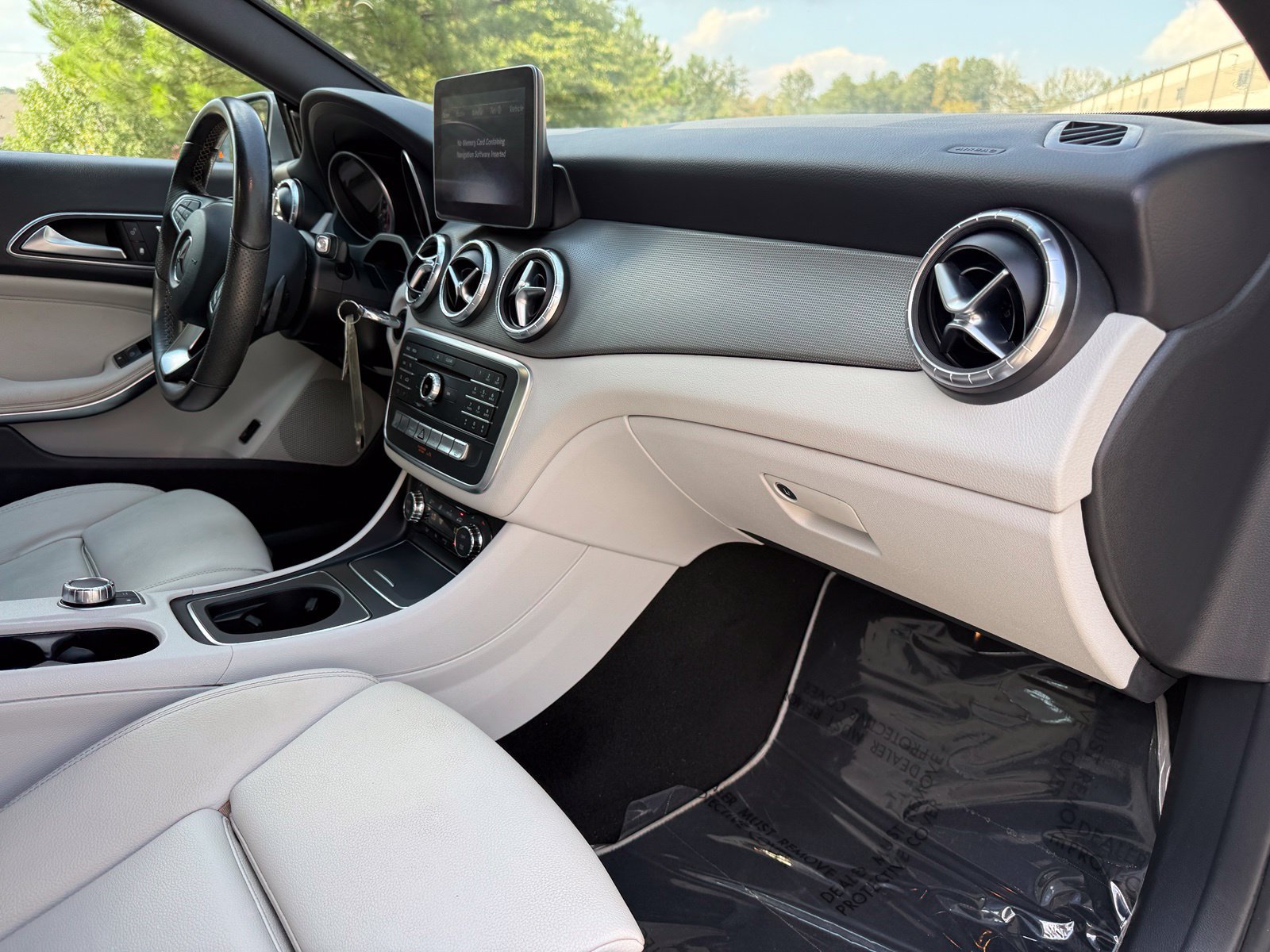 Used 2017 Mercedes-Benz CLA 250 4MATIC image 24
