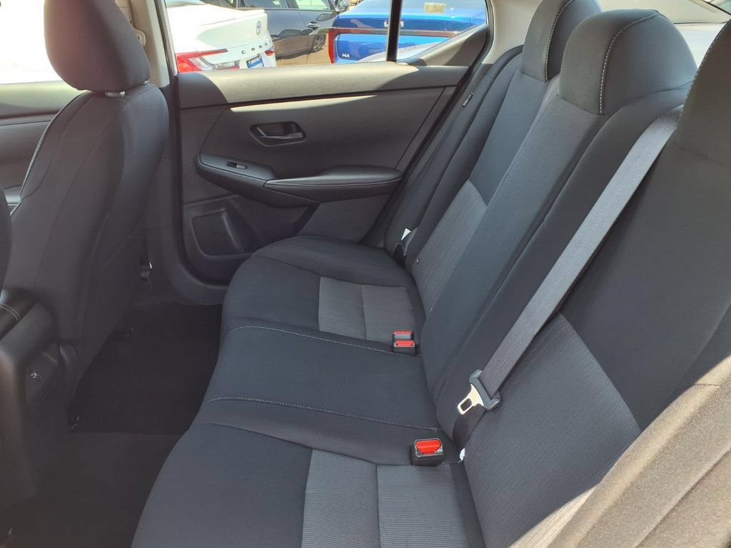 Used 2024 Nissan Sentra SV FWD image 10