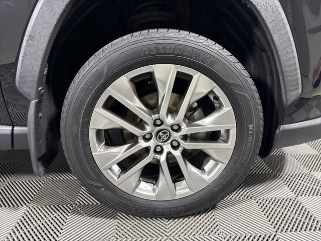 Used 2020 Toyota RAV4 XLE Premium AWD/4WD image 11