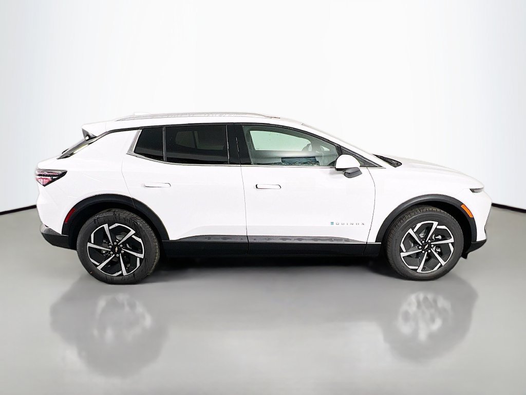 New 2026 Chevrolet Equinox EV LT w/ LPO, All-Weather Mat Package AWD/4WD image 4