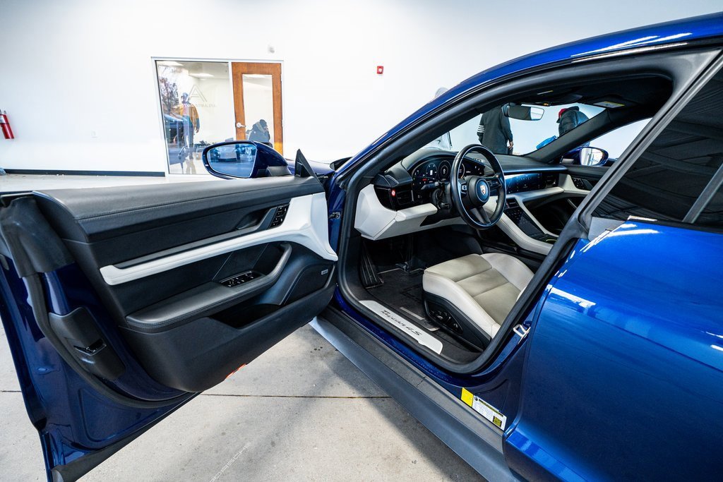 Used 2021 Porsche Taycan 4S image 33