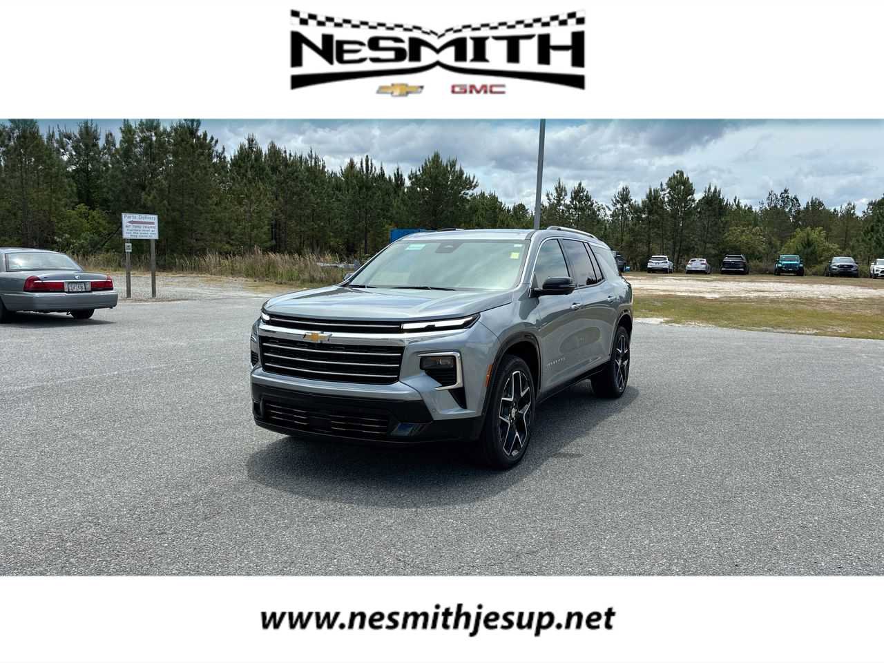 Used 2025 Chevrolet Traverse High Country w/ LPO, Floor Liner Package FWD image 1