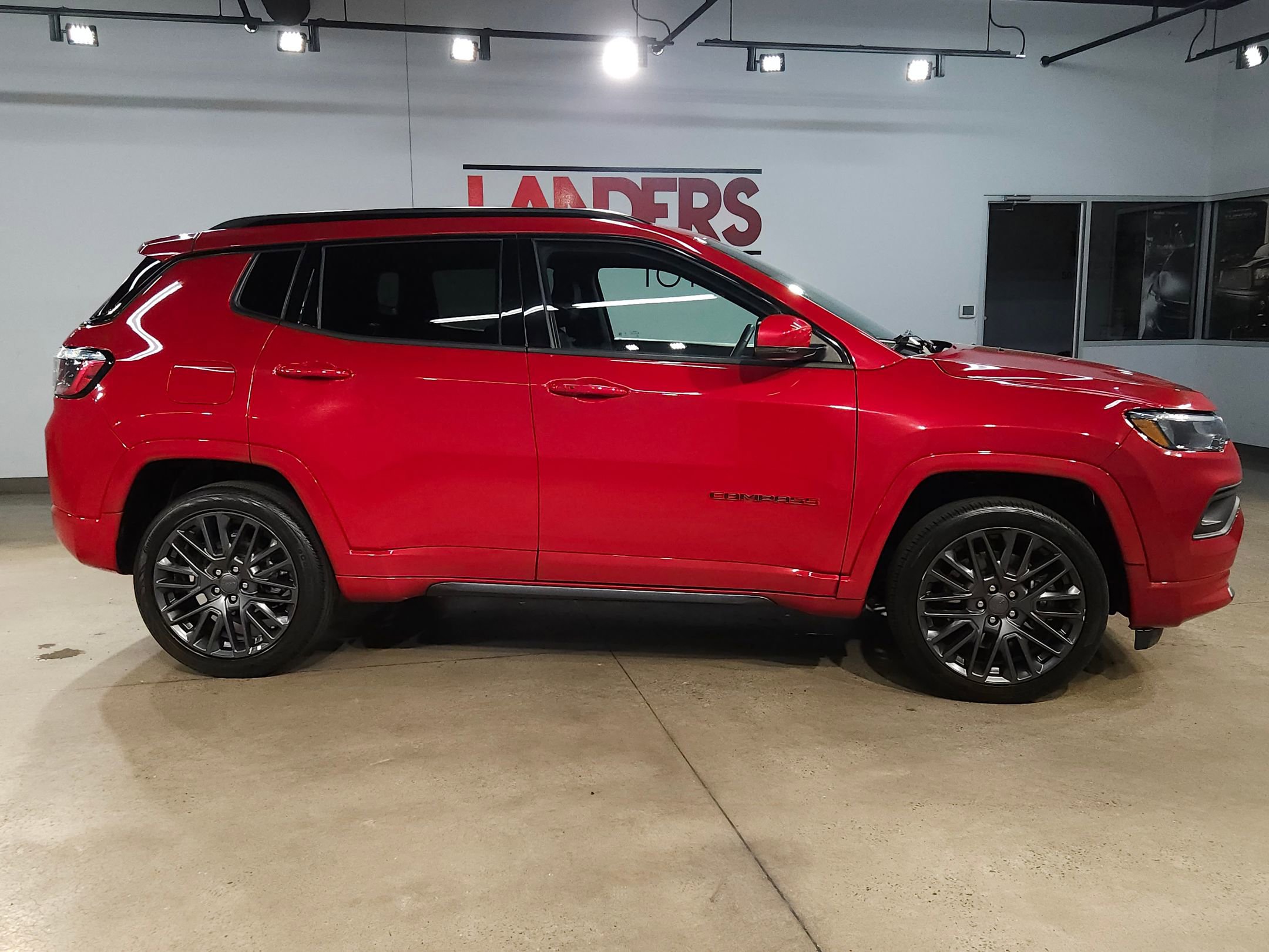Used 2023 Jeep Compass Limited AWD/4WD image 8