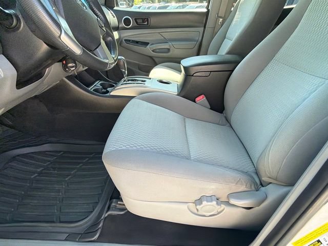 Used 2015 Toyota Tacoma PreRunner w/ SR5 Package RWD image 36