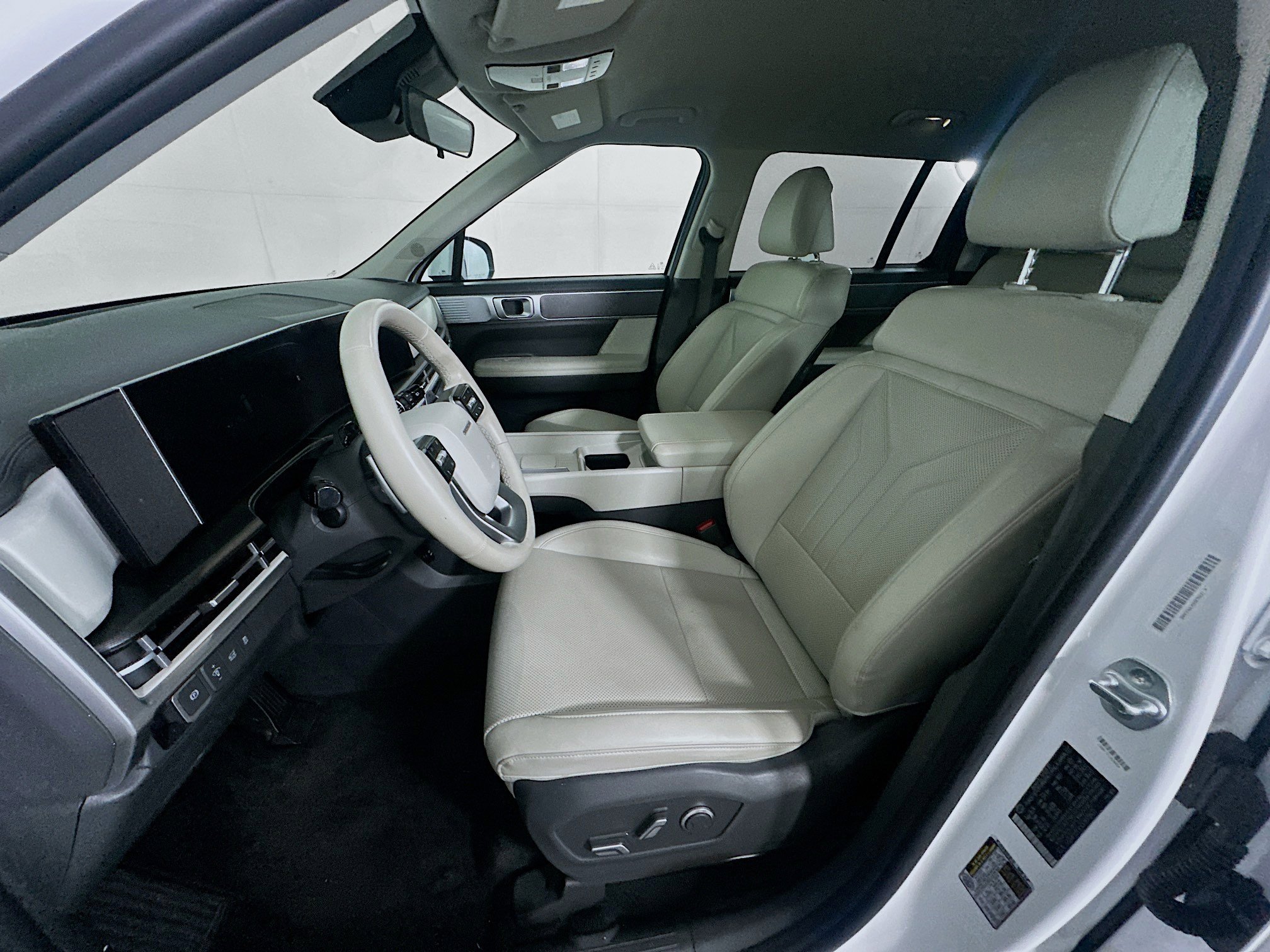 Used 2025 Hyundai Santa Fe SEL image 13