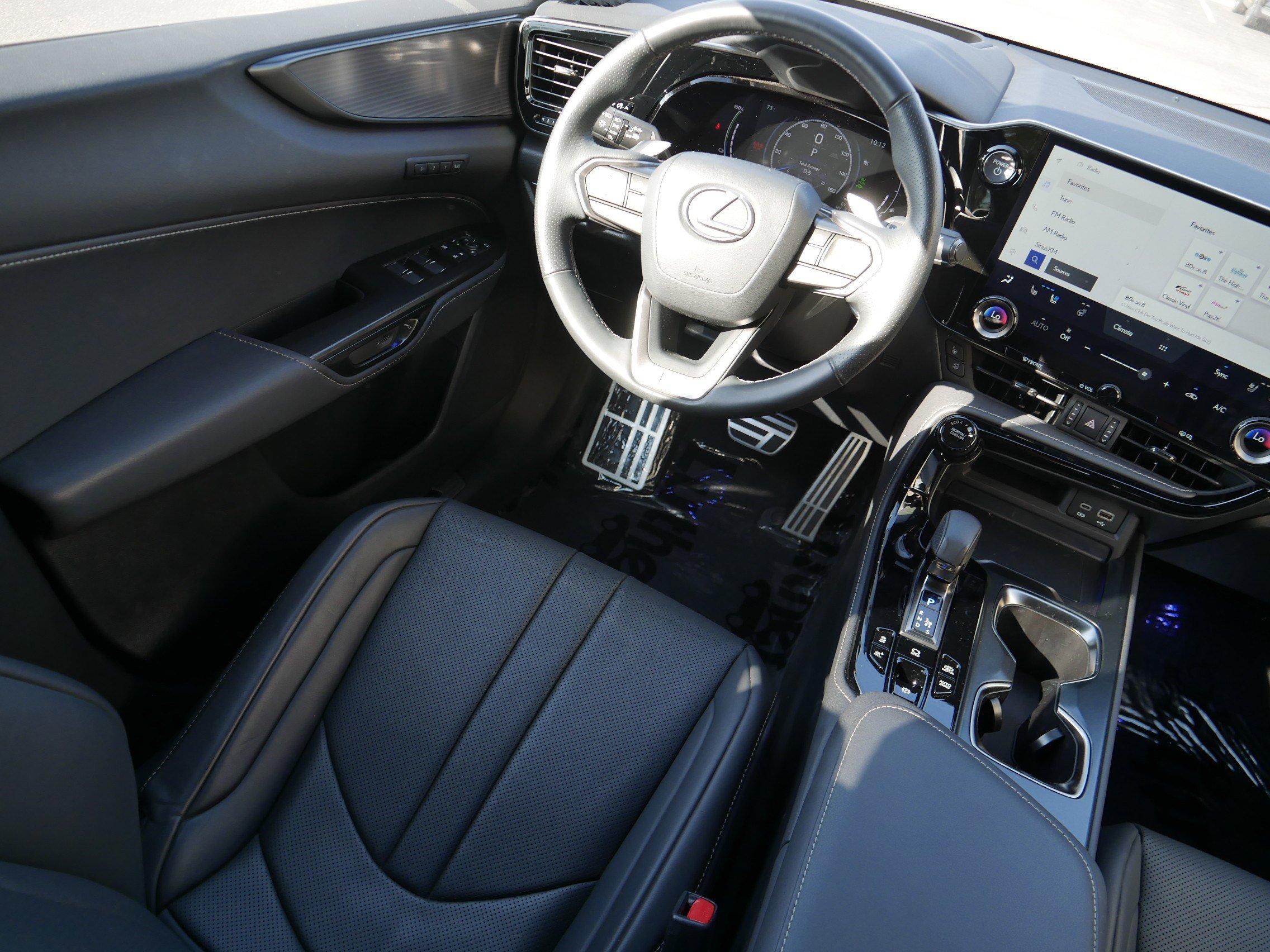 Used 2025 Lexus NX 450h+ F Sport image 9