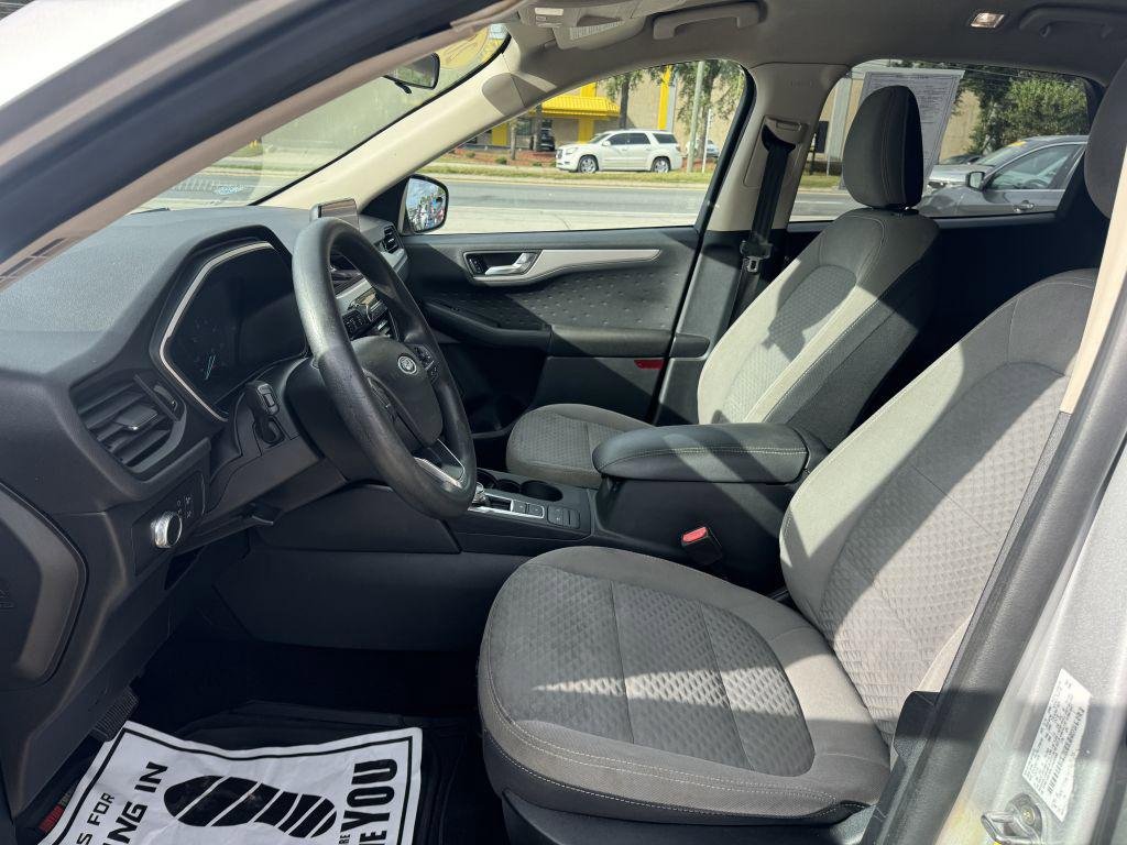 Used 2020 Ford Escape SE image 13