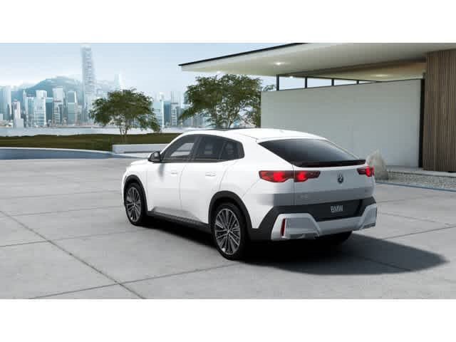 New 2027 BMW X2 xDrive28i AWD/4WD image 2