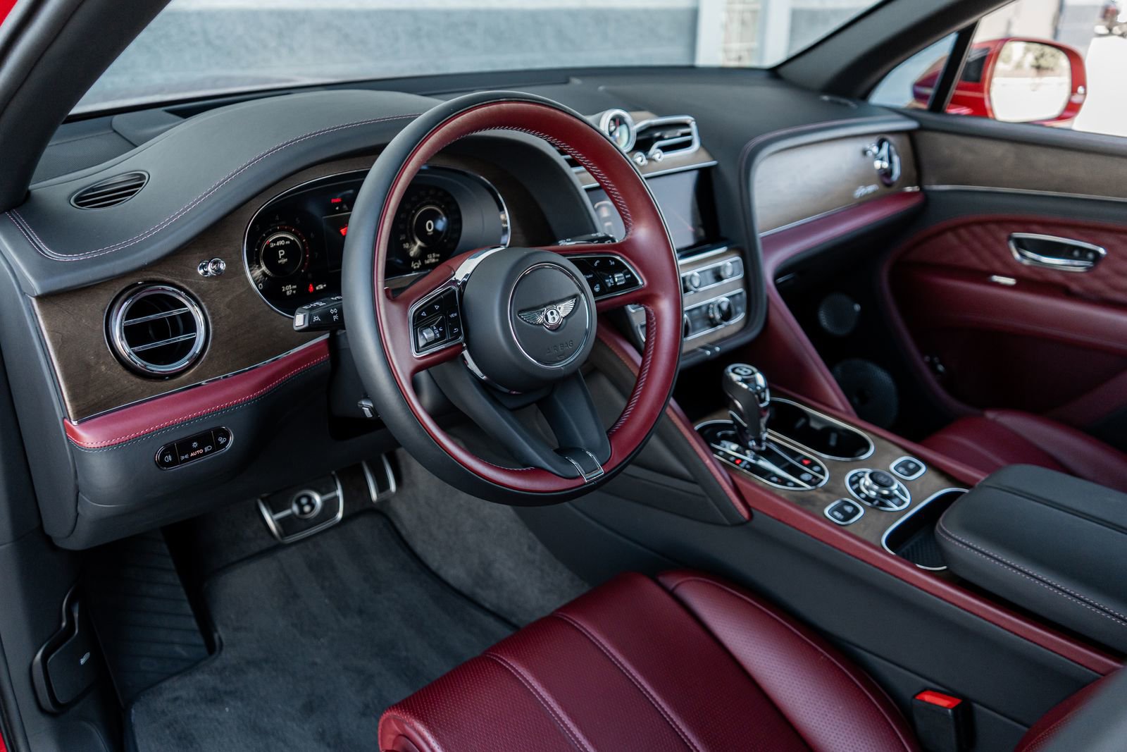 Certified 2024 Bentley Bentayga Extended Wheelbase image 31