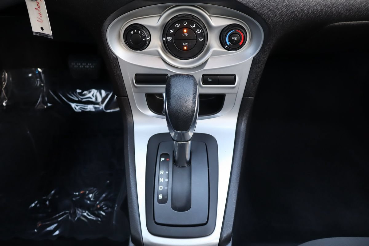 Used 2017 Ford Fiesta SE FWD image 35