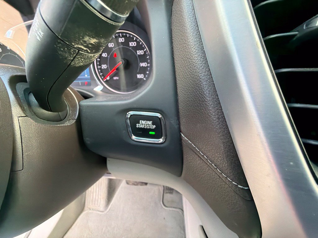 Used 2023 GMC Acadia SLE w/ Driver Convenience Package FWD image 32