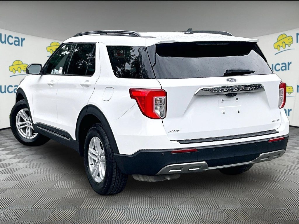 Used 2021 Ford Explorer XLT w/ Equipment Group 202A AWD/4WD image 2