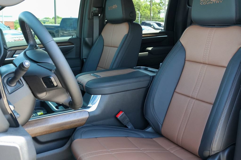New 2026 Chevrolet Silverado 3500 High Country w/ High Country Premium Package AWD/4WD image 7