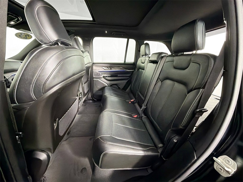 Used 2023 Jeep Grand Cherokee Overland image 23