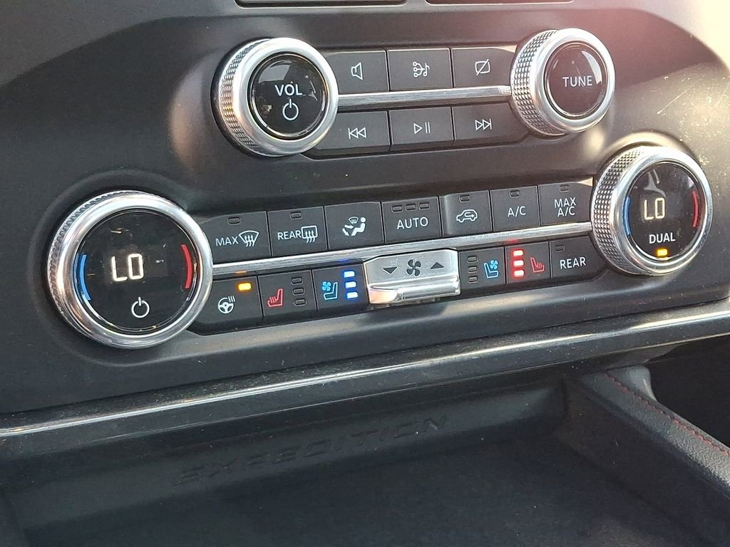 Used 2022 Ford Expedition Max Limited AWD/4WD image 16