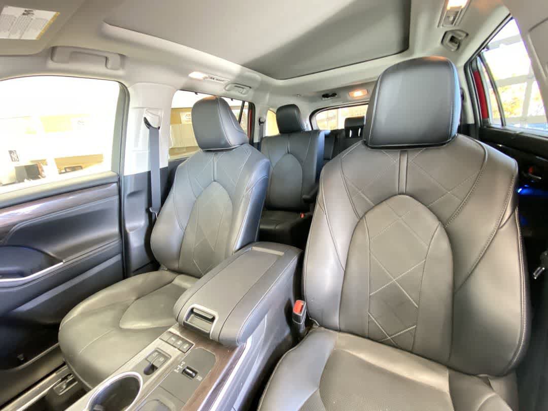 Used 2021 Toyota Highlander Platinum AWD/4WD image 14