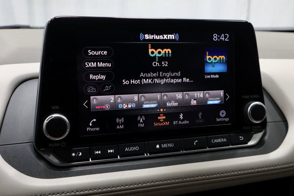 Certified 2023 Nissan Rogue SV image 3