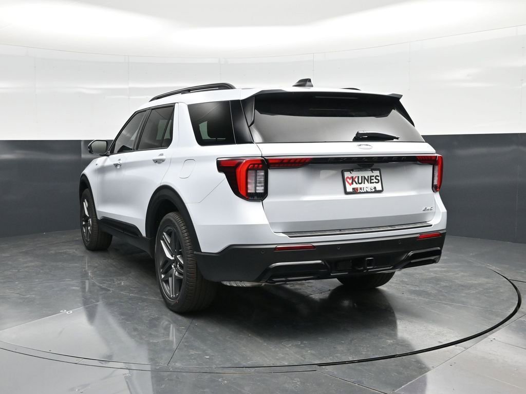New 2026 Ford Explorer ST-Line w/ ST-Line Street Pack image 9