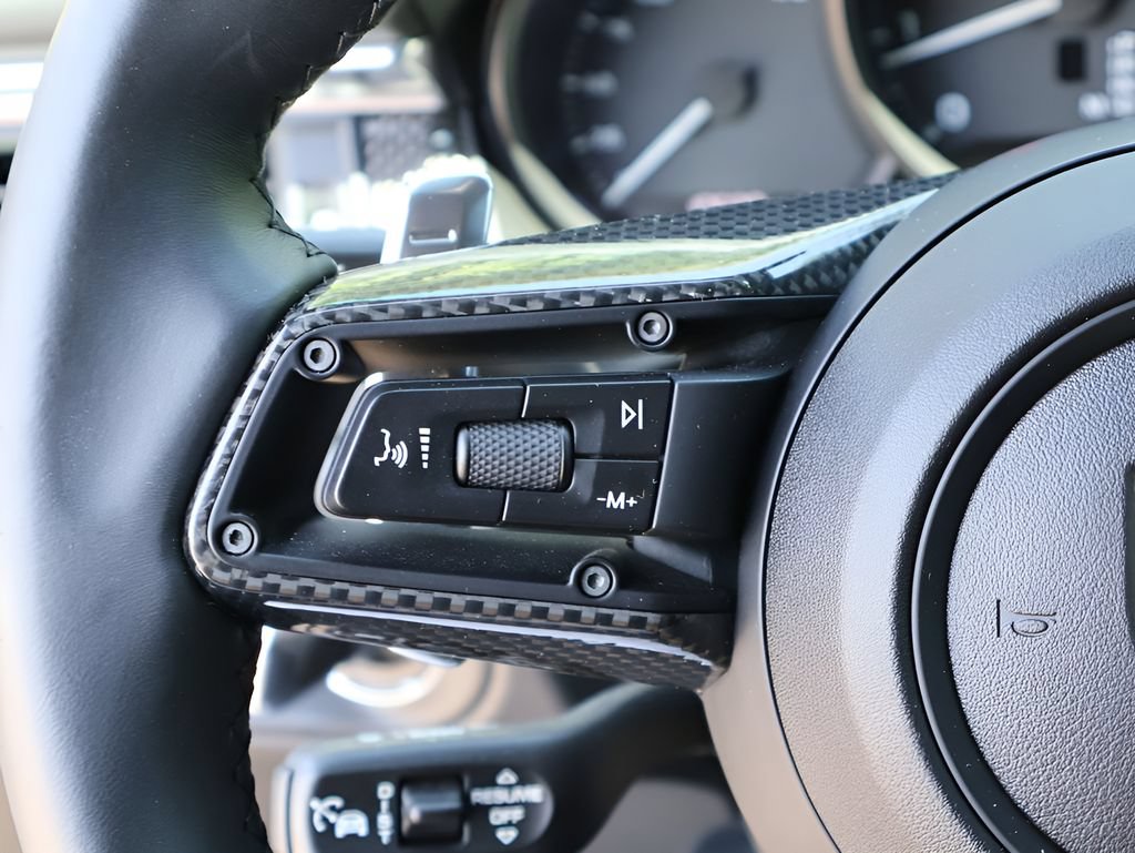 Certified 2025 Porsche Macan GTS AWD/4WD image 30