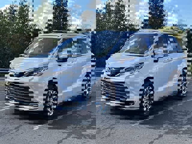 Used 2025 Toyota Sienna Limited