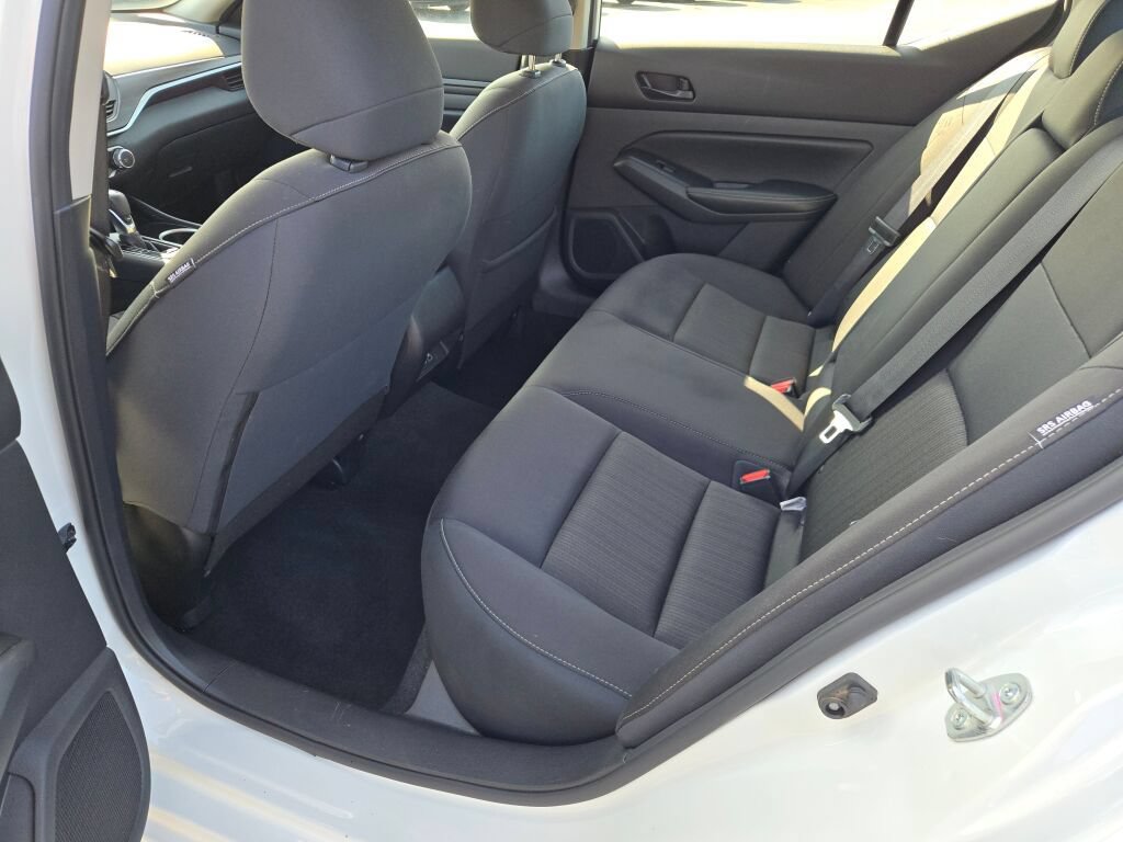 Used 2024 Nissan Altima 2.5 SV FWD image 26