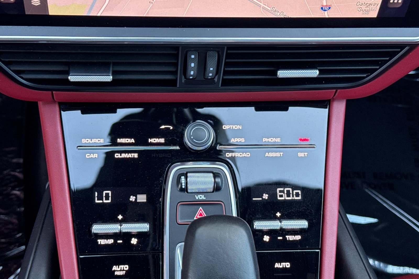 Used 2022 Porsche Cayenne S image 20