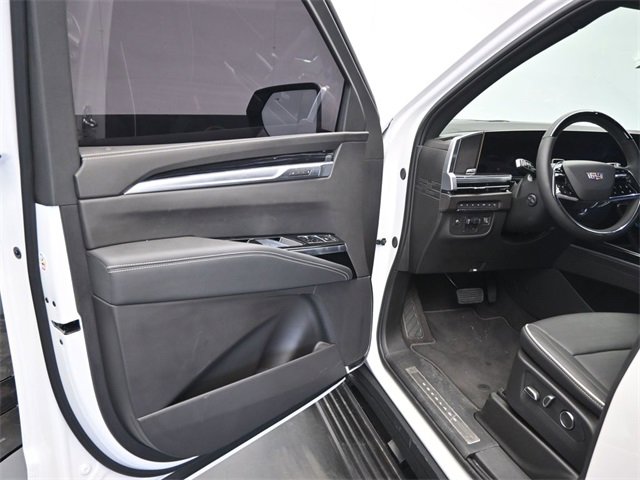 Used 2025 Cadillac Escalade Sport w/ Touring Package image 15
