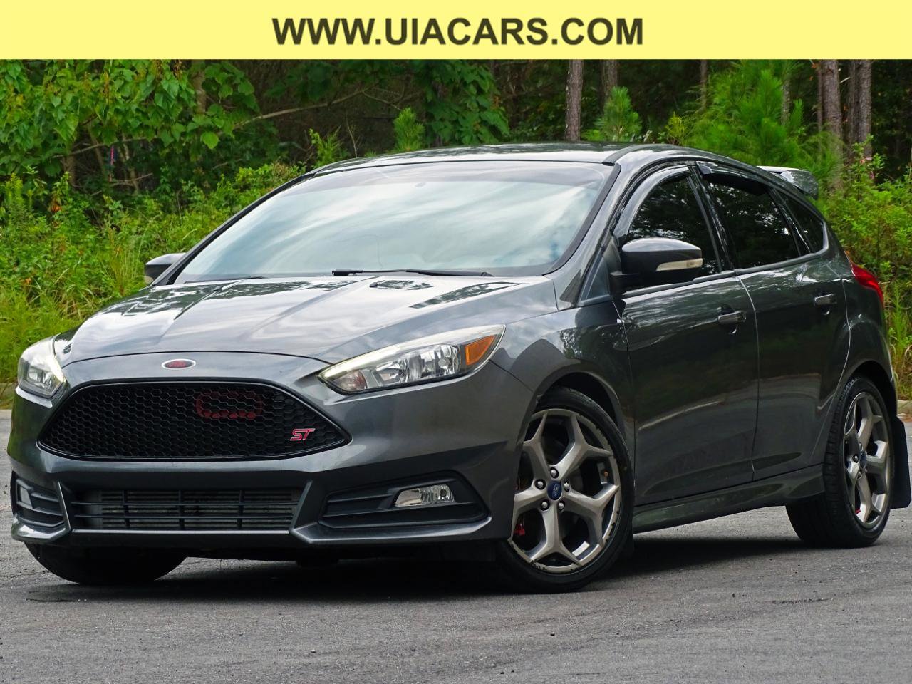 Used 2017 Ford Focus ST image 1