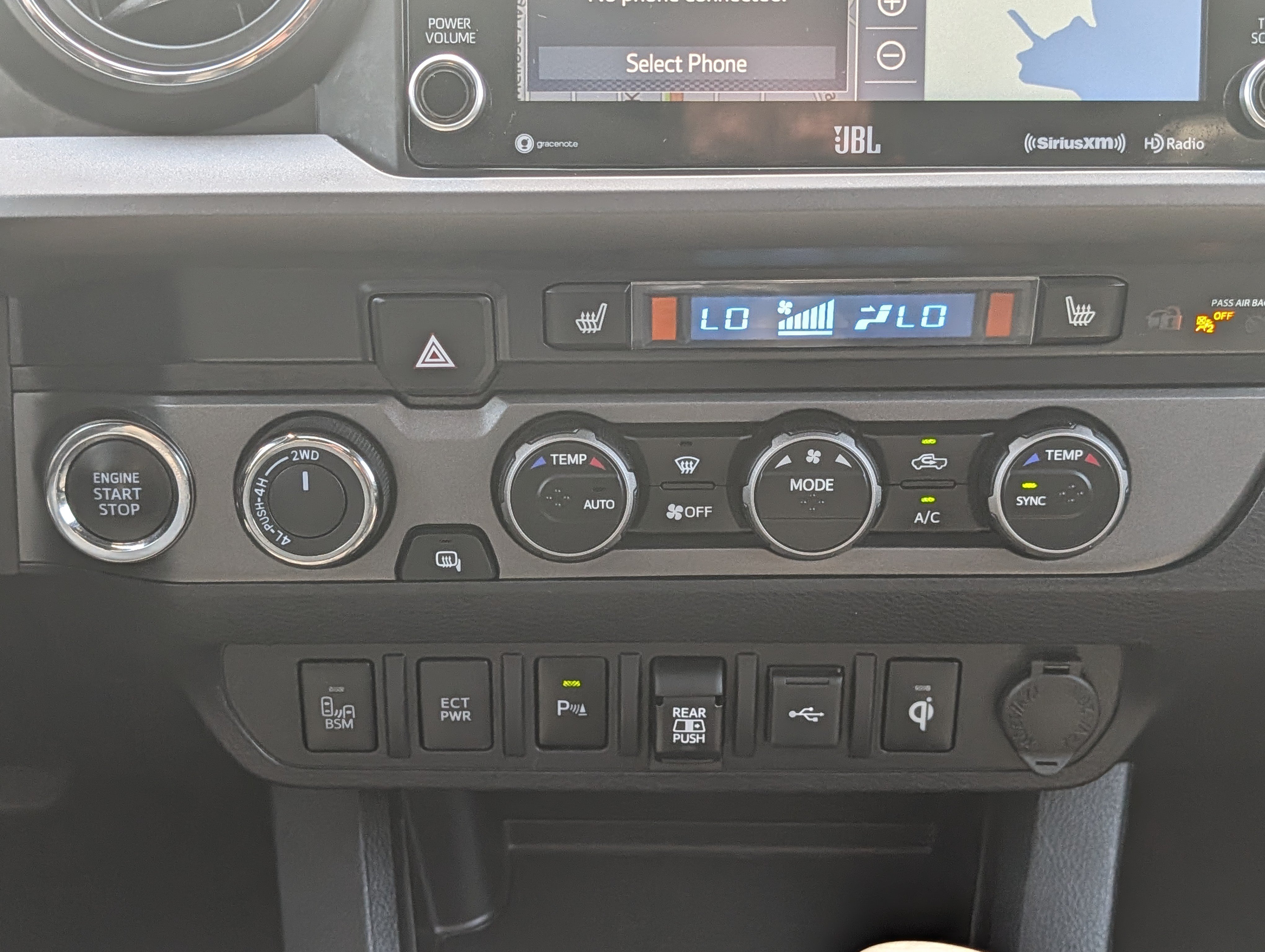 Used 2022 Toyota Tacoma TRD Sport w/ TRD Premium Sport Package AWD/4WD image 31