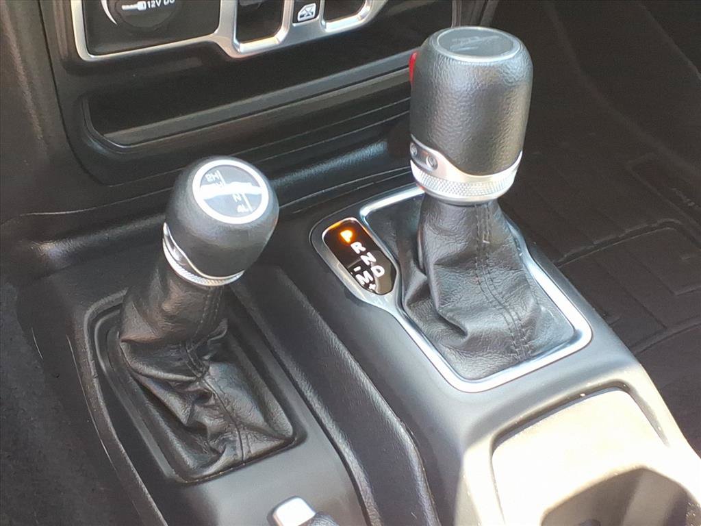Used 2023 Jeep Gladiator Sport AWD/4WD image 32