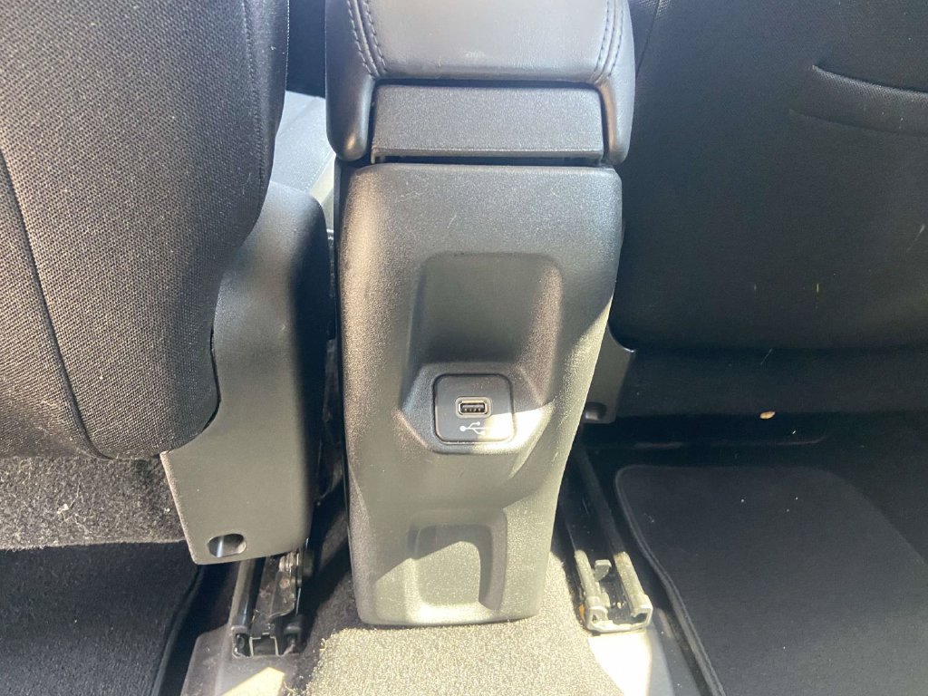 Used 2018 Jeep Renegade Altitude w/ Advanced Technology Group FWD image 19