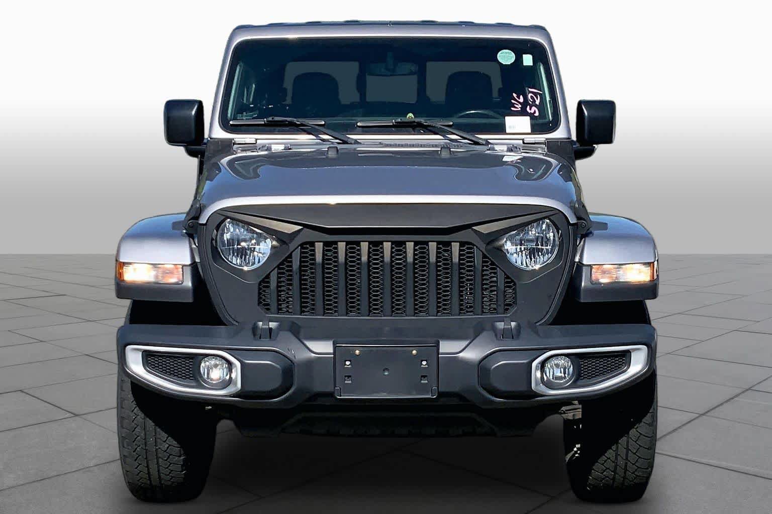 Used 2020 Jeep Gladiator Overland AWD/4WD image 4