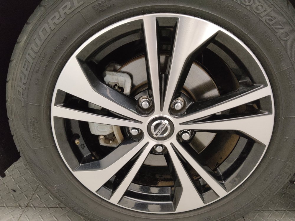 Used 2020 Nissan Sentra SV FWD image 31