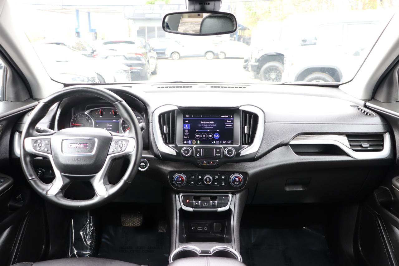 Used 2024 GMC Terrain SLT AWD/4WD image 16