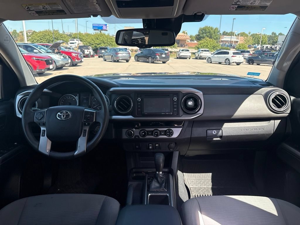 Used 2018 Toyota Tacoma SR5 AWD/4WD image 31
