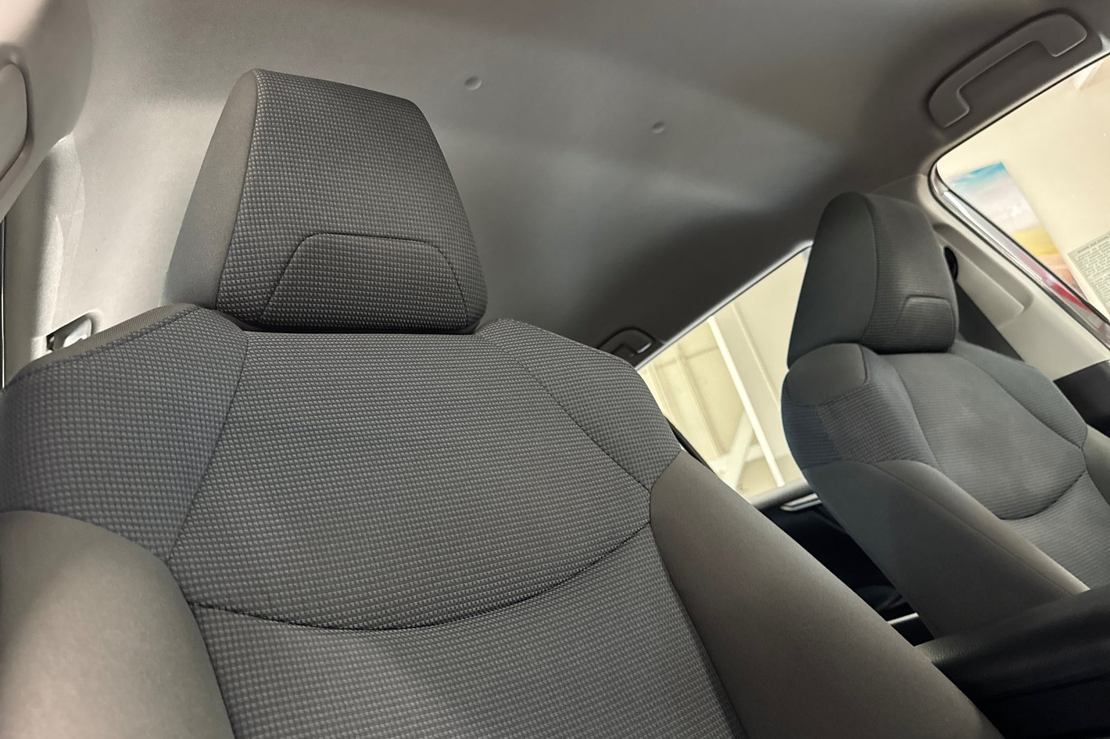 Used 2022 Toyota RAV4 LE FWD image 19