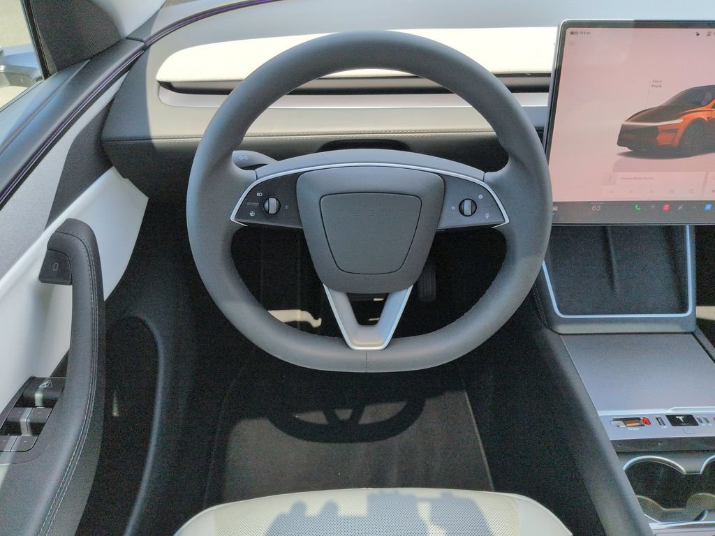 Used 2026 Tesla Model Y 2WD image 19