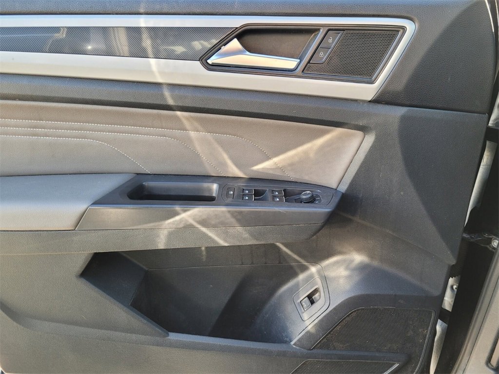 Used 2023 Volkswagen Atlas Cross Sport SEL image 24