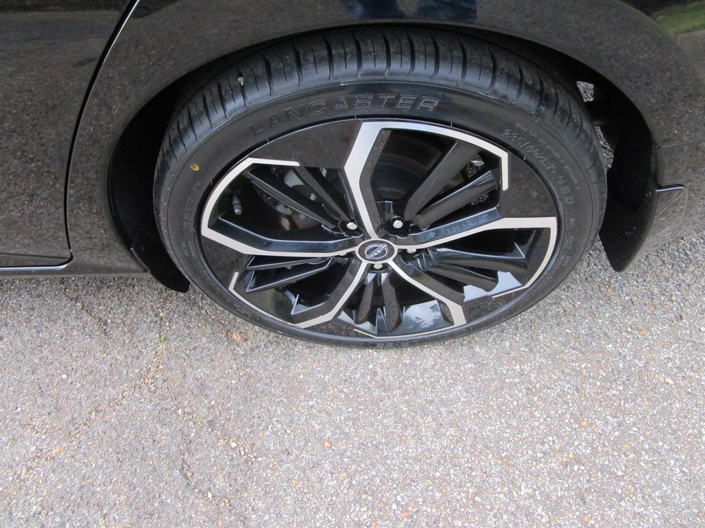 Used 2023 Nissan Altima 2.5 SR image 14