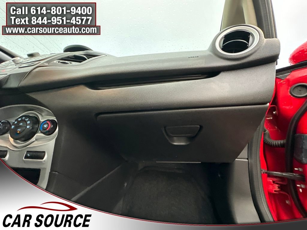 Used 2015 Ford Fiesta SE FWD image 31