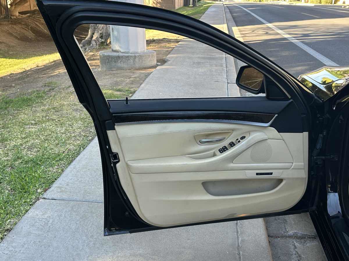 Used 2013 BMW 528i Sedan RWD image 38