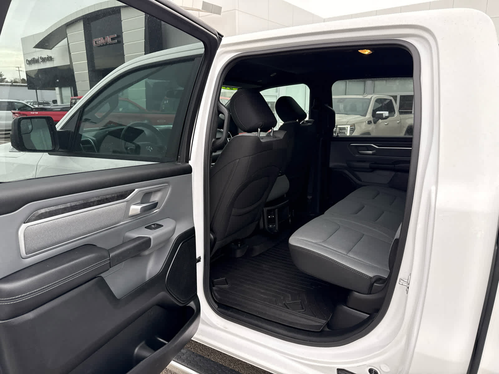 Used 2021 RAM 1500 Big Horn image 12