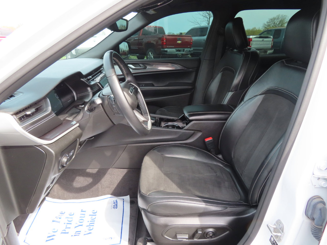 Used 2021 Jeep Grand Cherokee L Laredo image 25
