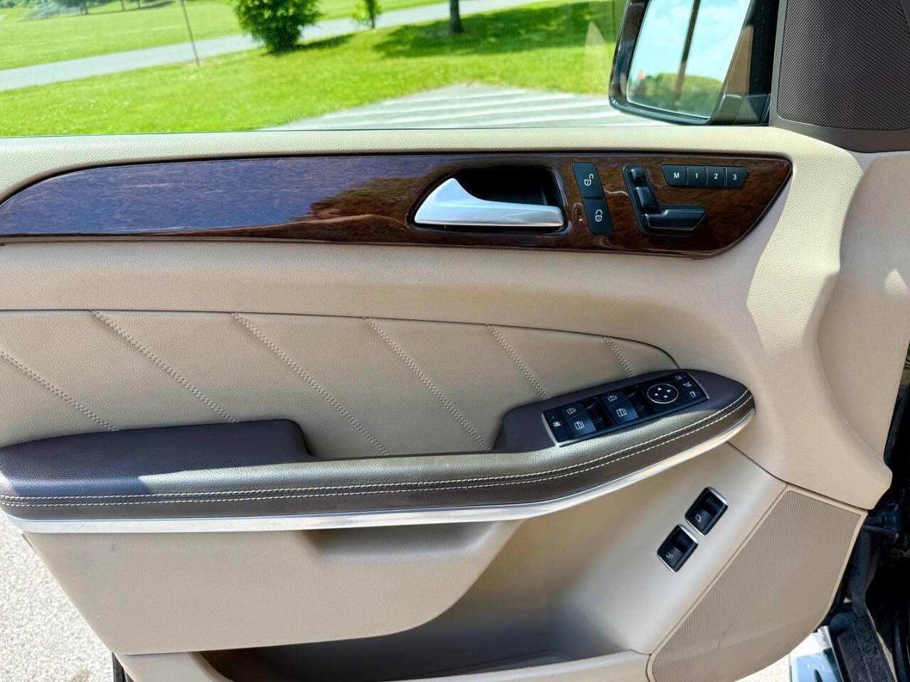 Used 2013 Mercedes-Benz GL 450 4MATIC w/ Premium 1 Pkg image 8